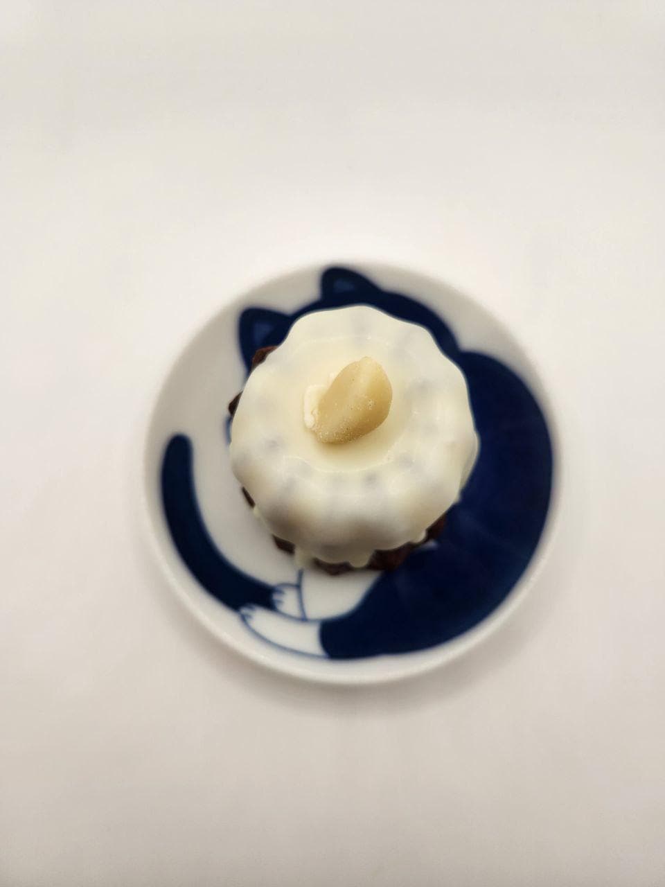 White Chocolate Canelé | Copper Baked | Ultra-Crisp Caramelized Crust | 6+ Pastries | Real Vanilla Beans / French Pastries