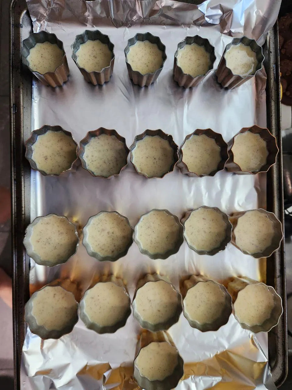 24 Small Canelé de Bordeaux