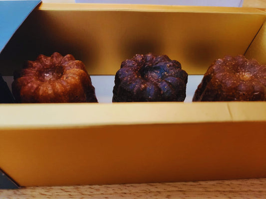 Canelés de Bordeaux Gift Box | 4 Medium Canelés | Copper Baked | Ultra-Crisp Caramelized Crust | Real Vanilla Beans / French Pastries