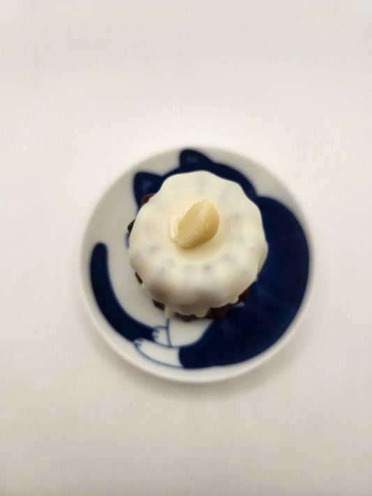 White Chocolate Canelé | Copper Baked | Ultra-Crisp Caramelized Crust | 6+ Pastries | Real Vanilla Beans / French Pastries