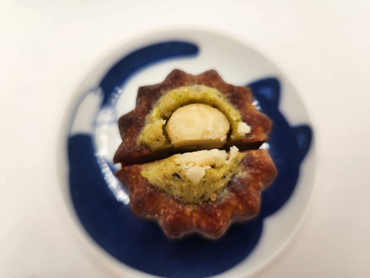 Pistachio Ganache Canelé | Copper Baked | Ultra-Crisp Caramelized Crust | 6+ Pastries | Real Vanilla Beans / French Pastries